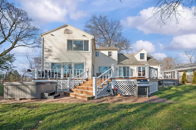 $749,000 | 2511 Riverwood Terrace, St. Joseph, MI 49085