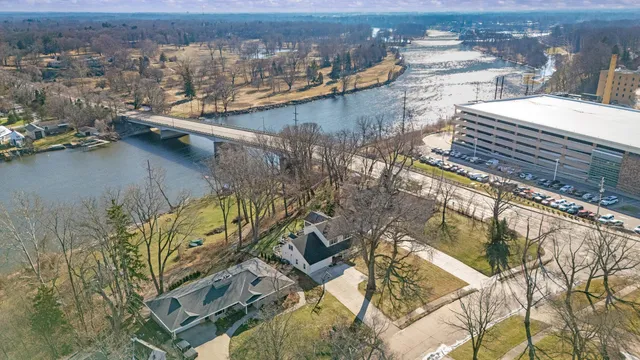 $749,000 | 2511 Riverwood Terrace, St. Joseph, MI 49085