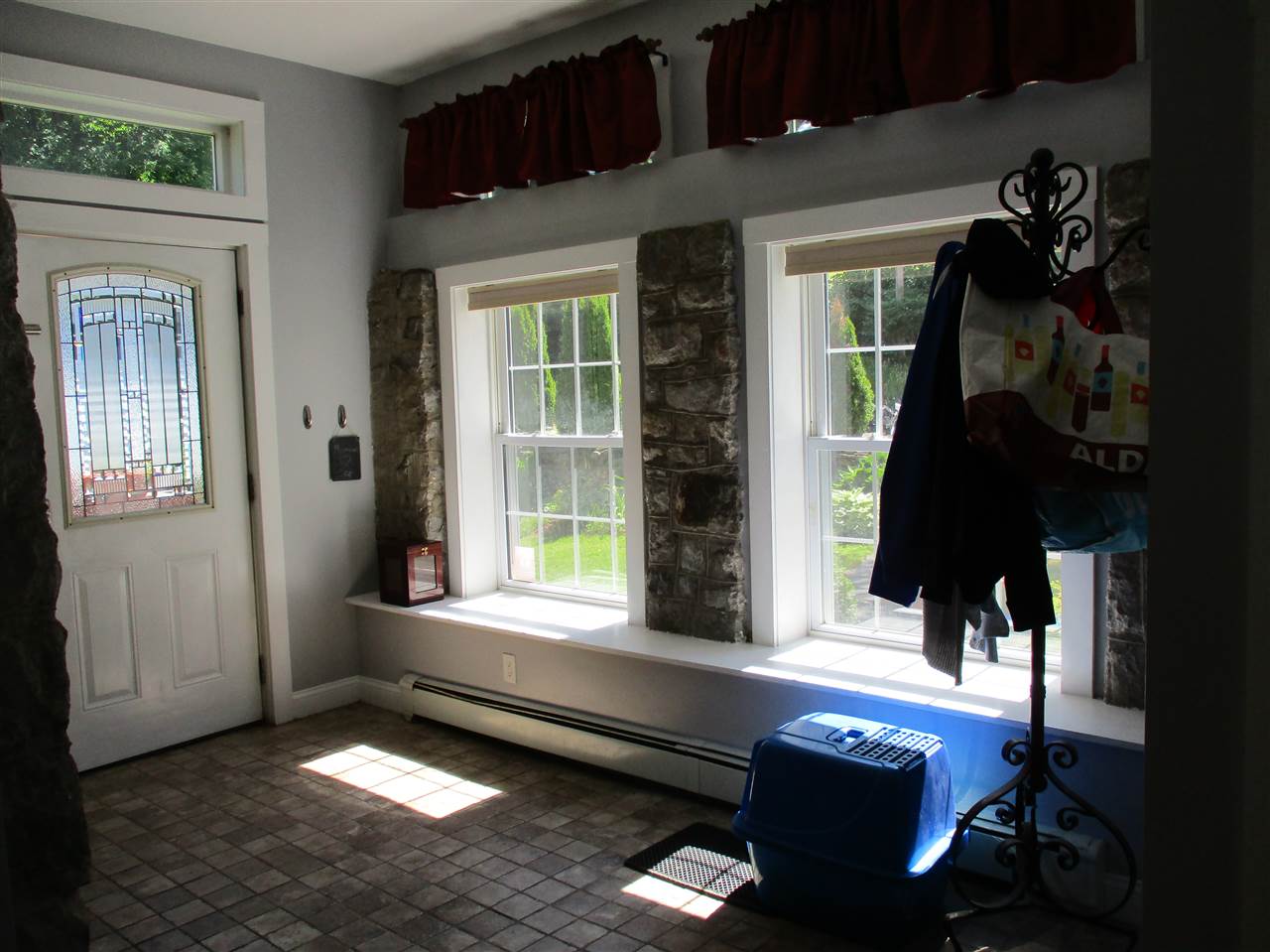79 Frost Road Derry, NH 03038 - Photo 12 of 35
