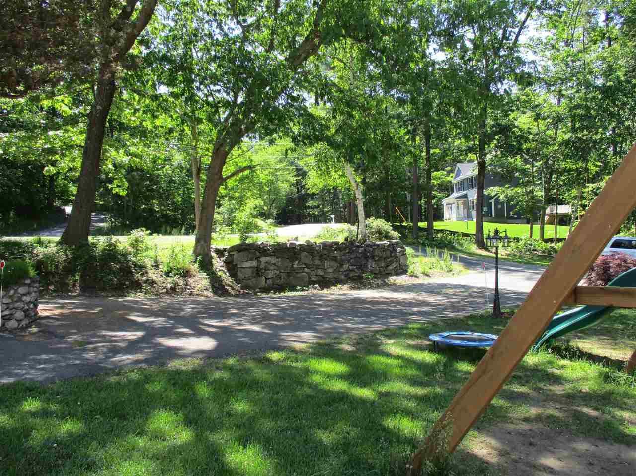 79 Frost Road Derry, NH 03038 - Photo 28 of 35