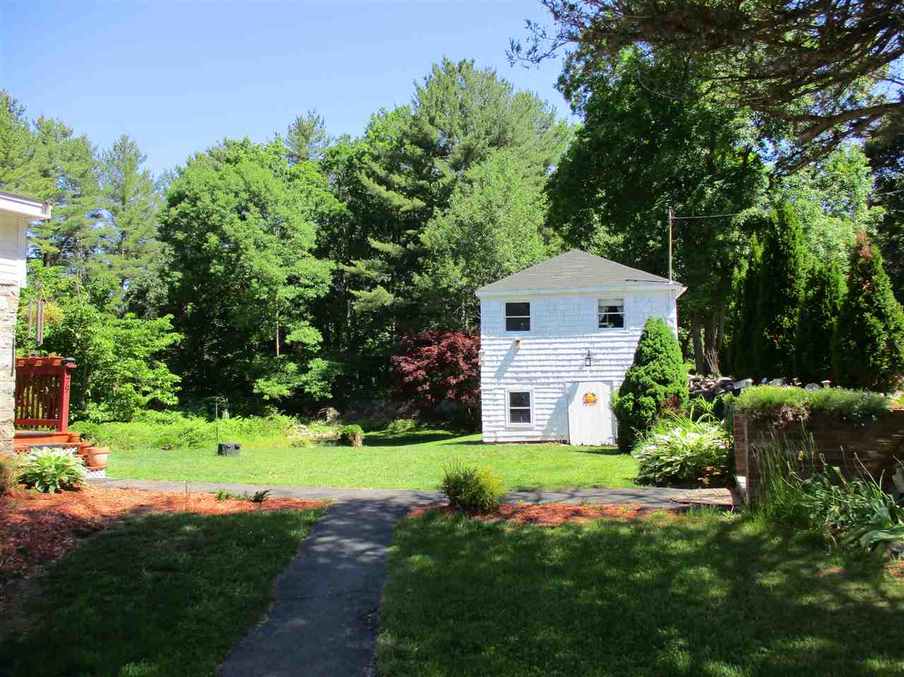 79 Frost Road Derry, NH 03038 - Photo 29 of 35