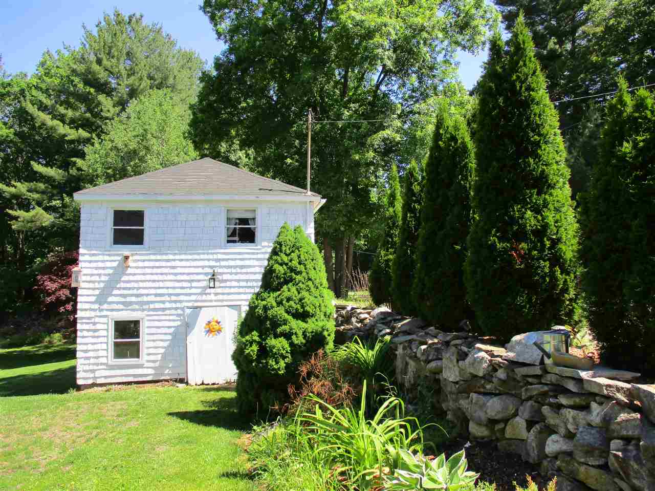 79 Frost Road Derry, NH 03038 - Photo 30 of 35