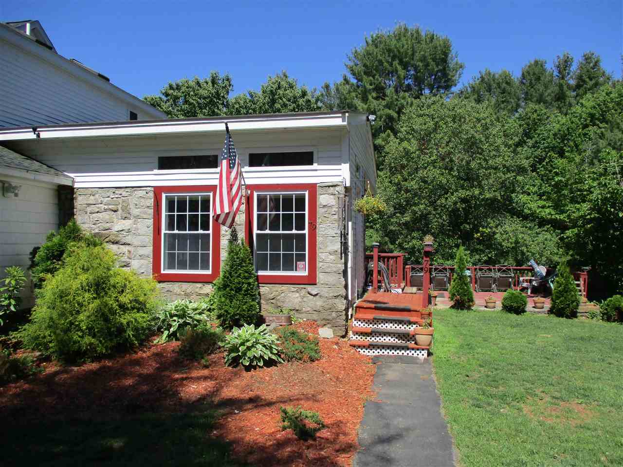 79 Frost Road Derry, NH 03038 - Photo 4 of 35