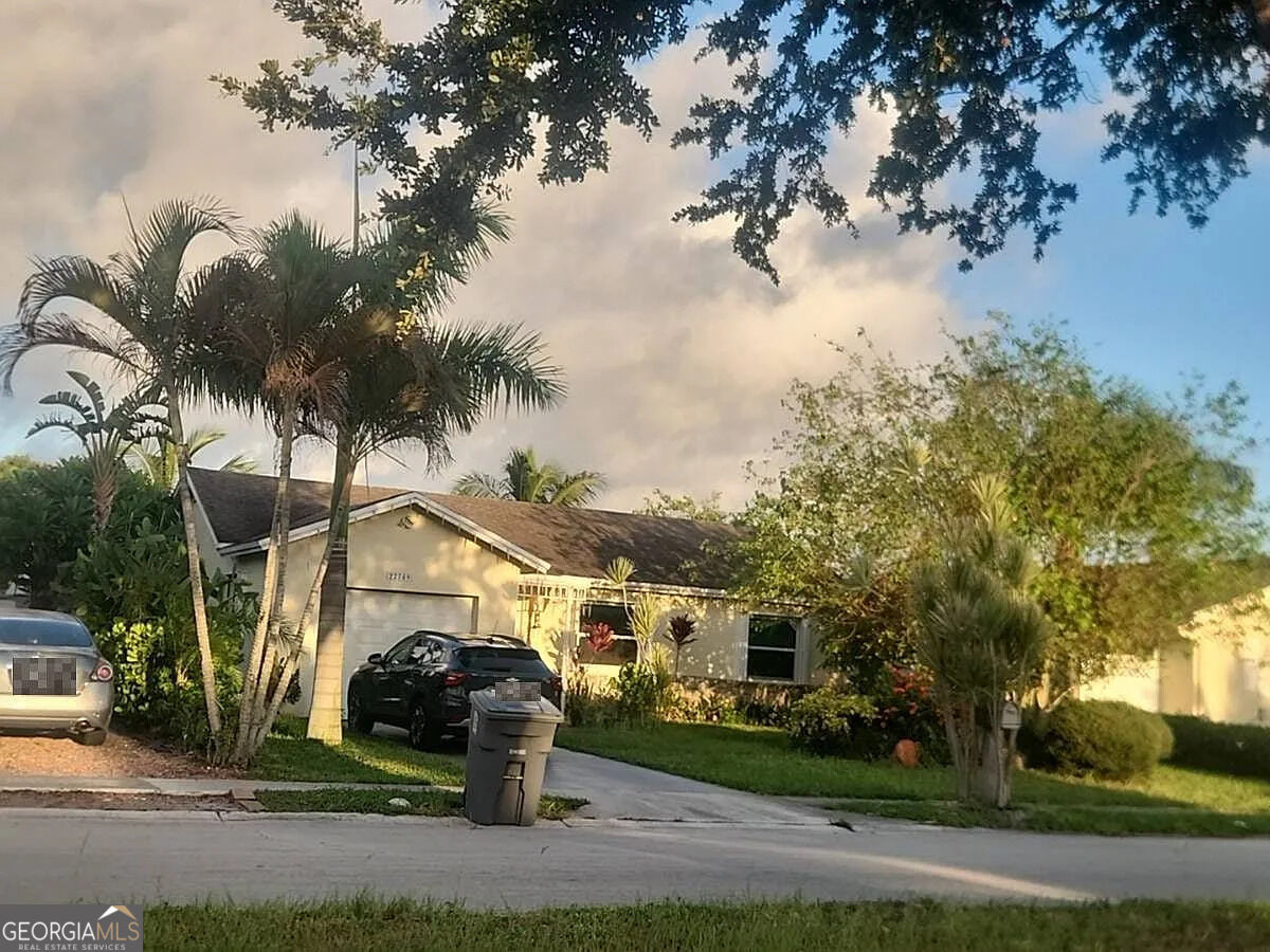 22709 Southwest 65th Avenue Boca Raton, FL 33428 - Photo 2 of 5 Gallery Image 2