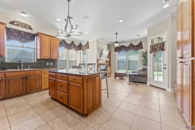 $510,999 | 37315 Lakeshore Avenue, Prairieville, LA 70769