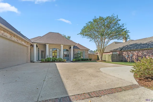 $510,999 | 37315 Lakeshore Avenue, Prairieville, LA 70769