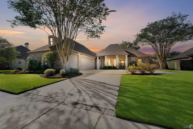 $510,999 | 37315 Lakeshore Avenue, Prairieville, LA 70769