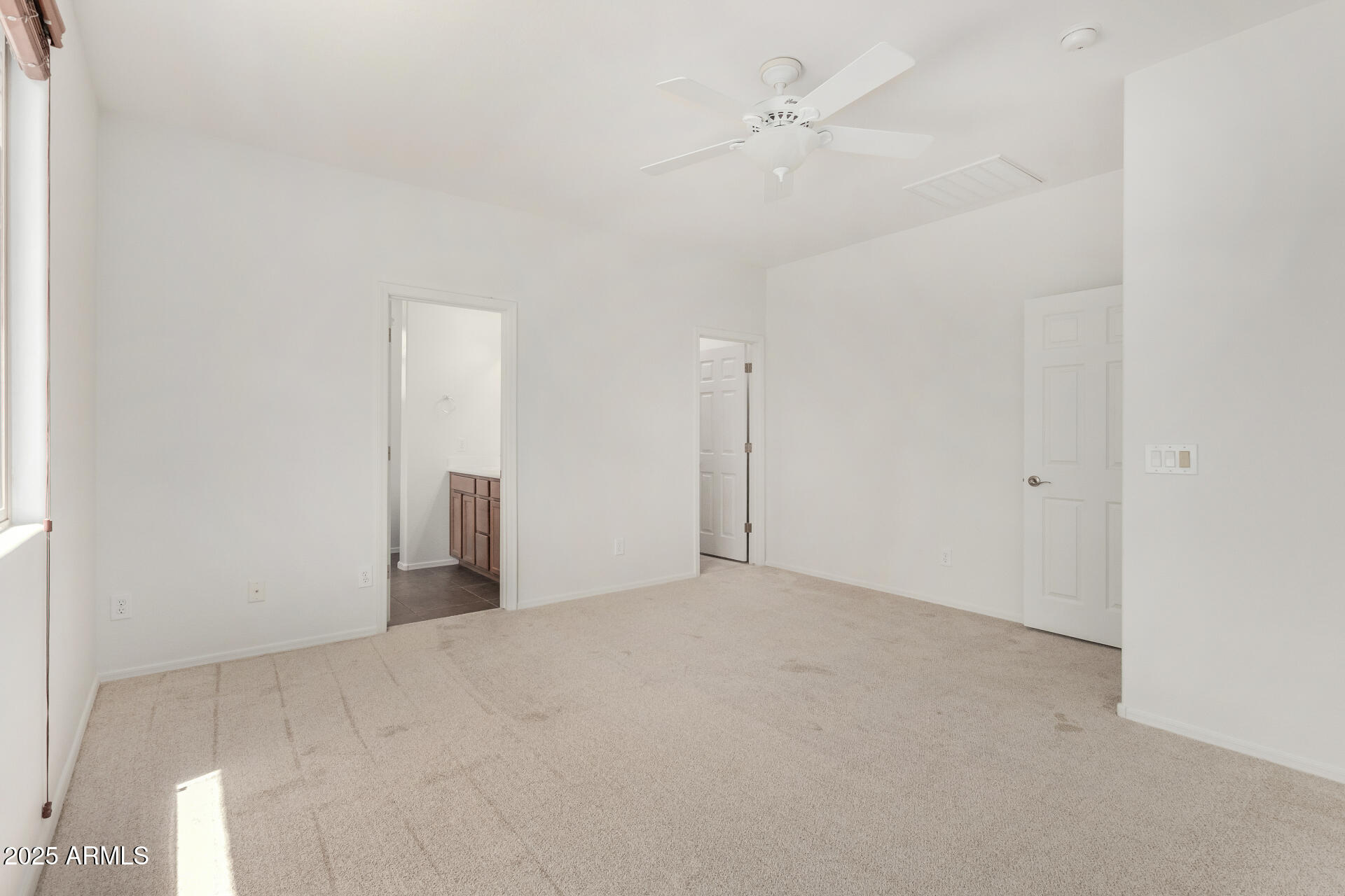 3313 West Gran Paradiso Drive Phoenix, AZ 85086 - Photo 16 of 31 a view of an empty room