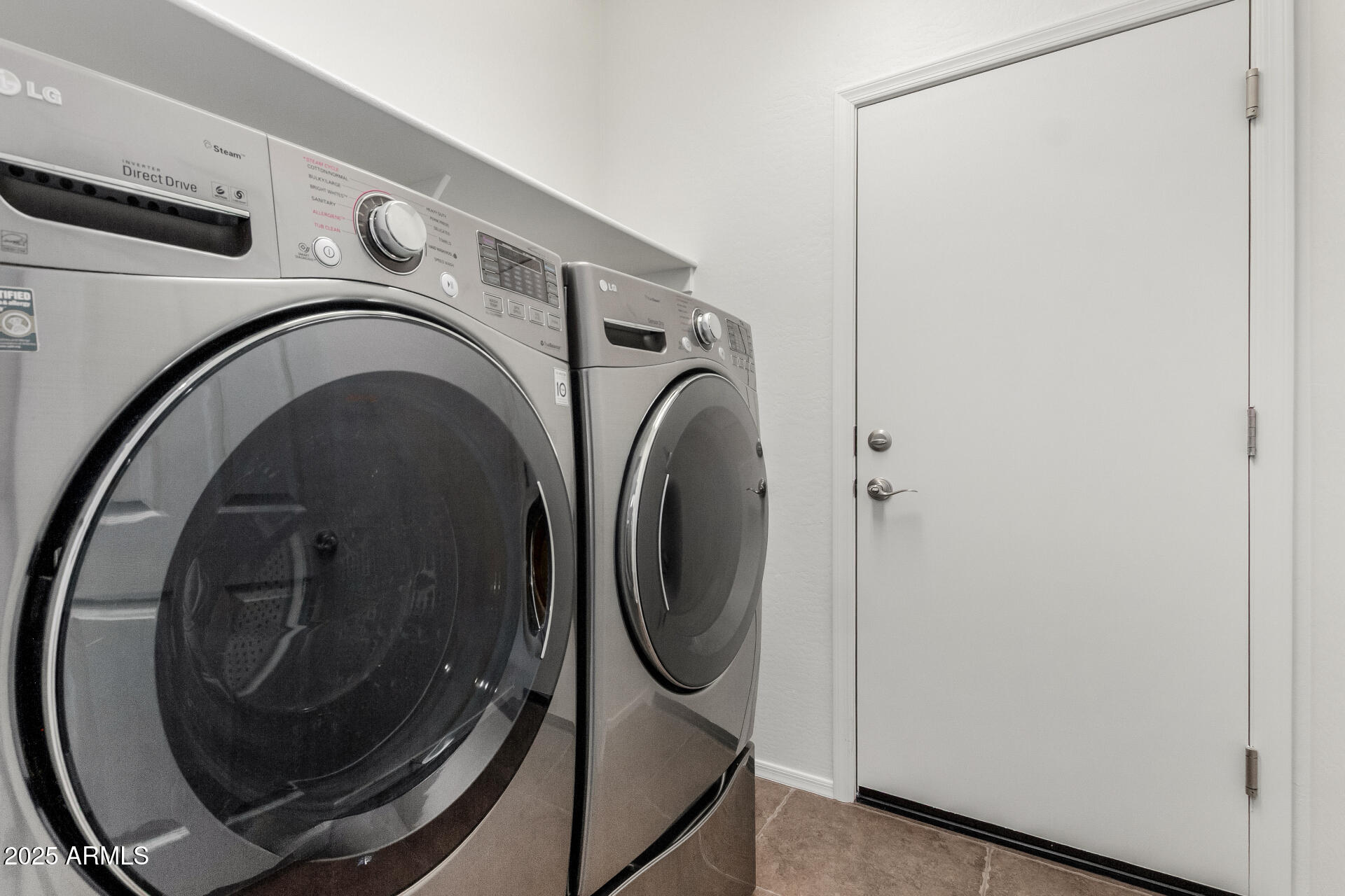 3313 West Gran Paradiso Drive Phoenix, AZ 85086 - Photo 25 of 31 a utility room with dryer and washer