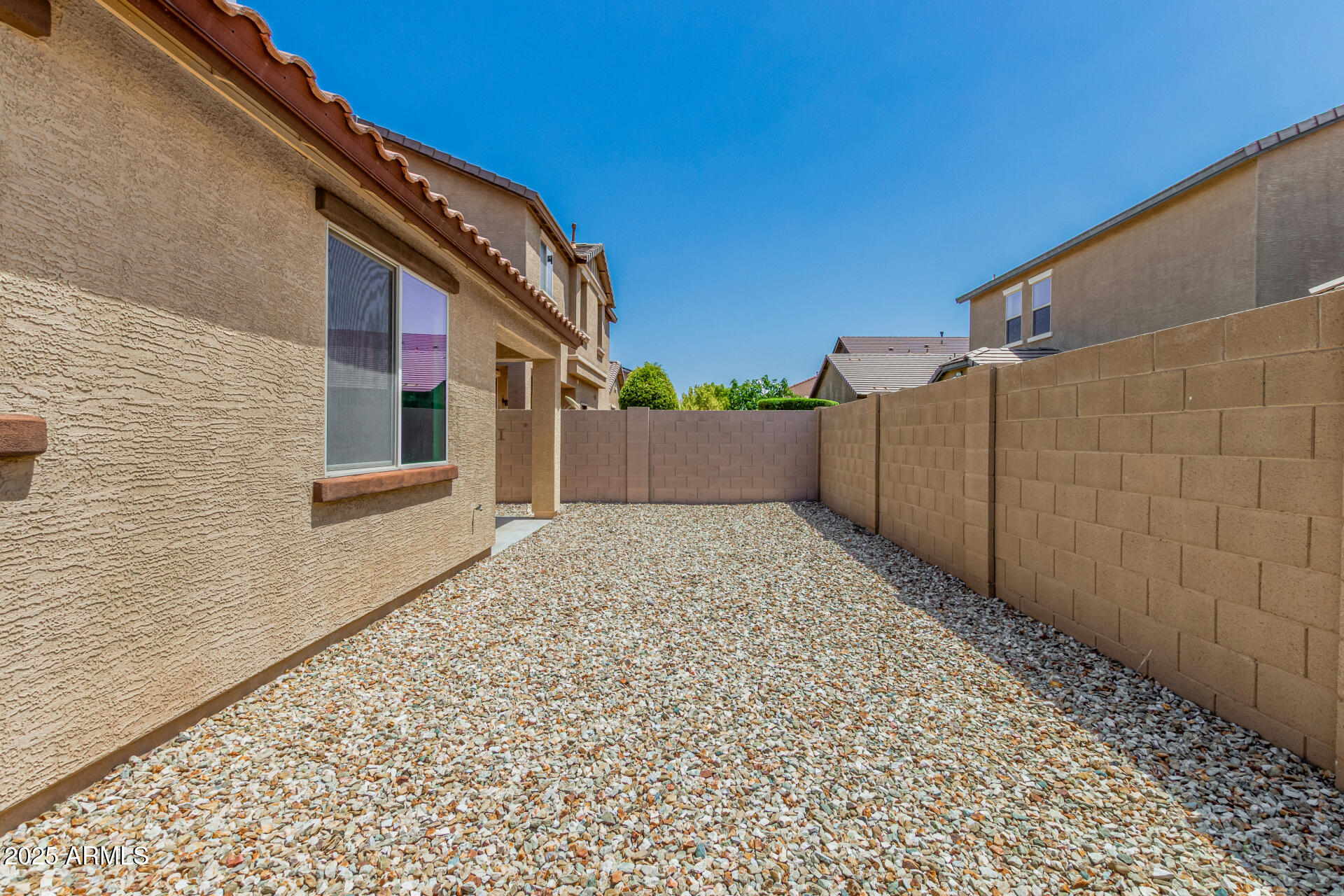 3313 West Gran Paradiso Drive Phoenix, AZ 85086 - Photo 30 of 31 a backyard of a house