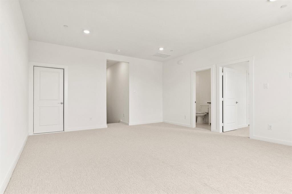 8513 Del Rio Trail Wylie, TX 75098 - Photo 26 of 33 an empty room with closet area