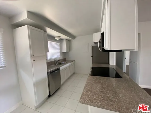 $3,050 | 1326 Amethyst Street, Unit C, Redondo Beach, CA 90277