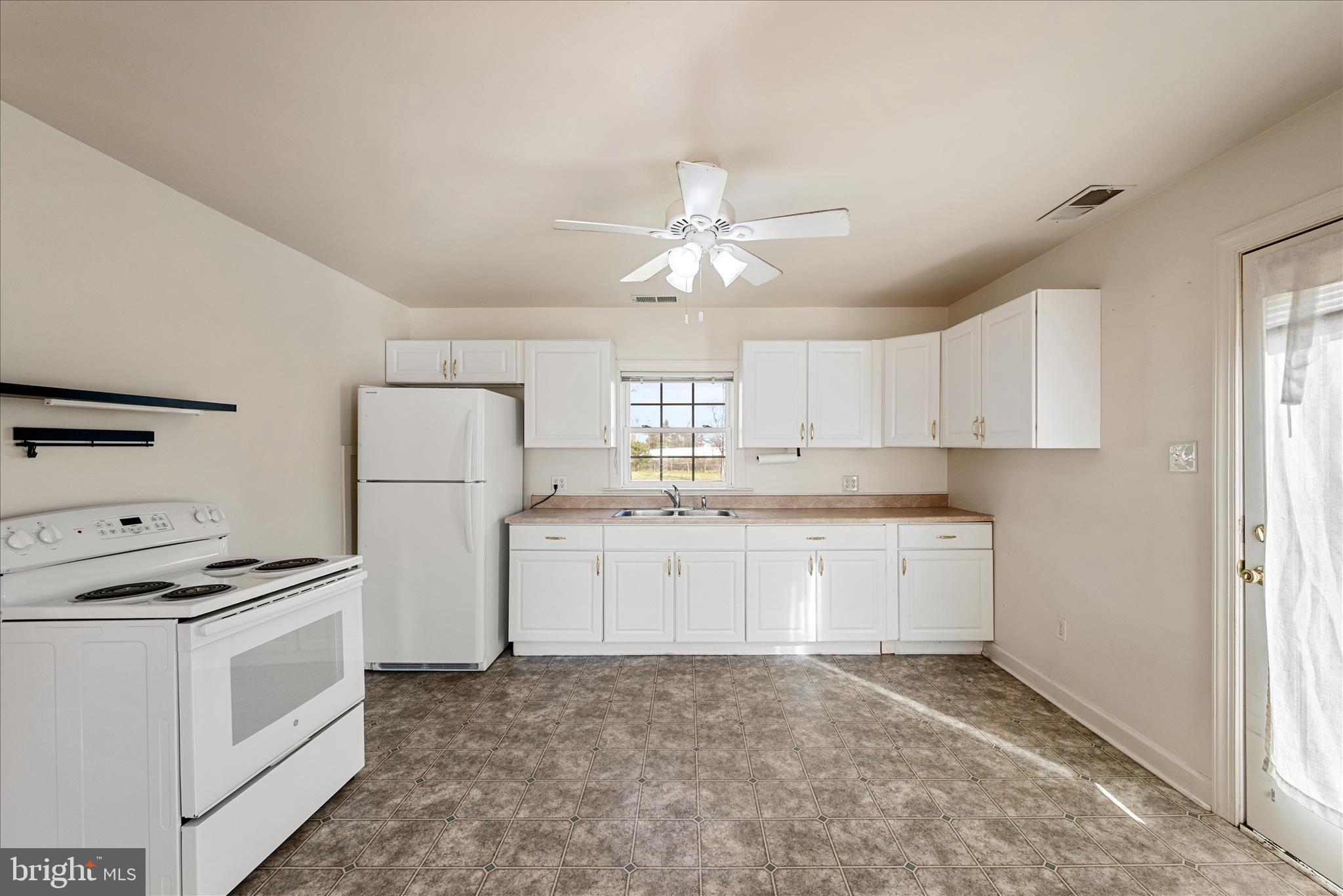 2003 Senseny Road Winchester, VA 22602 - Photo 3 of 19 Kitchen