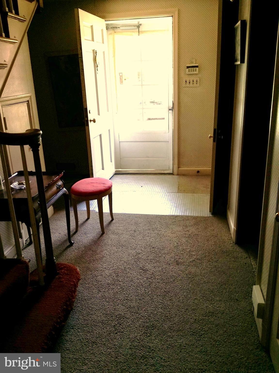 3502 Fallstaff Road Baltimore, MD 21215 - Photo 2 of 14 Foyer