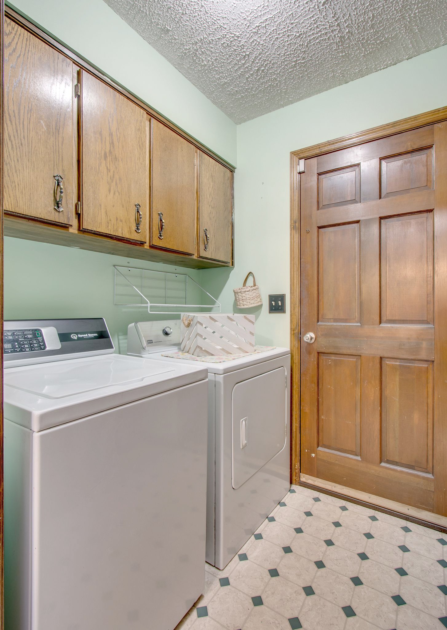 207 Eaton Heights Manchester, TN 37355 - Photo 15 of 37 a utility room with dryer and washer