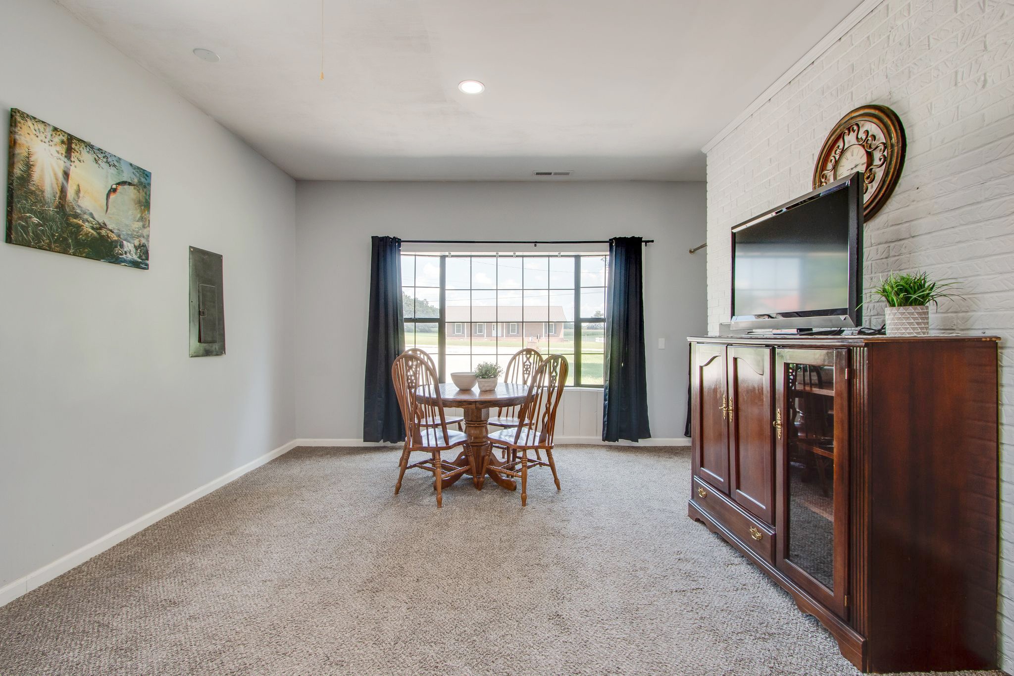 207 Eaton Heights Manchester, TN 37355 - Photo 17 of 37 a dining room with furniture and window