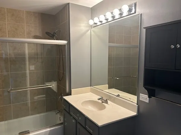 $4,000 | 1600 South Indiana Avenue, Unit 1807, Chicago, IL 60616