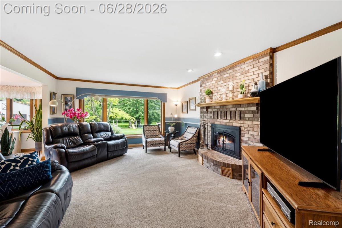 125 Olde Franklin Road Howell, MI 48855 - Photo 19 of 57 Plenty of room to gather