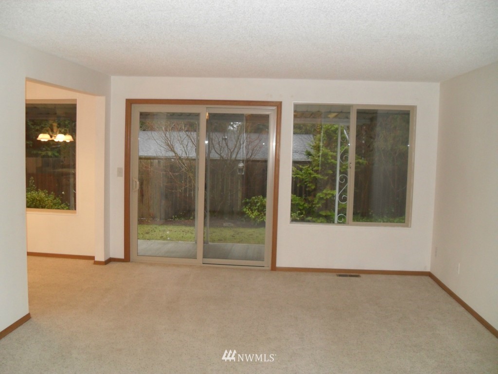 17308 24th Avenue Southeast Bothell, WA 98012 - Photo 5 of 15