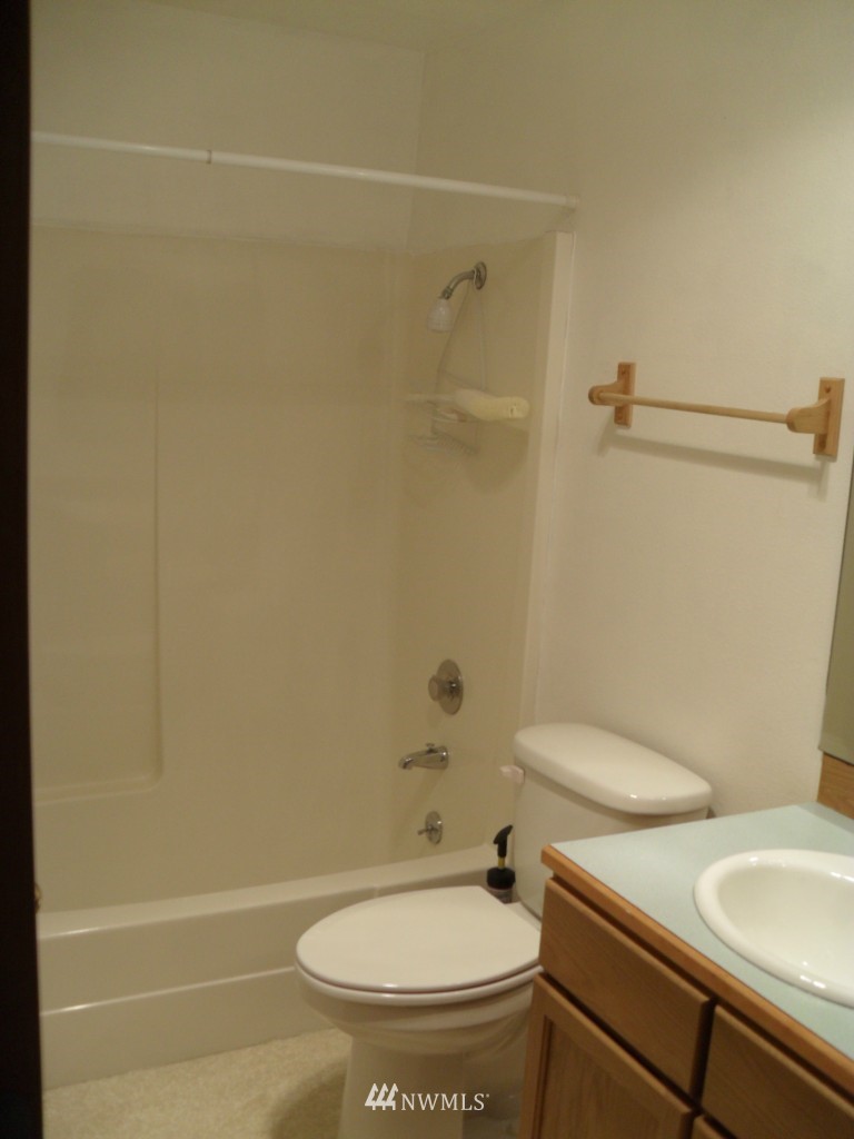 17308 24th Avenue Southeast Bothell, WA 98012 - Photo 10 of 15