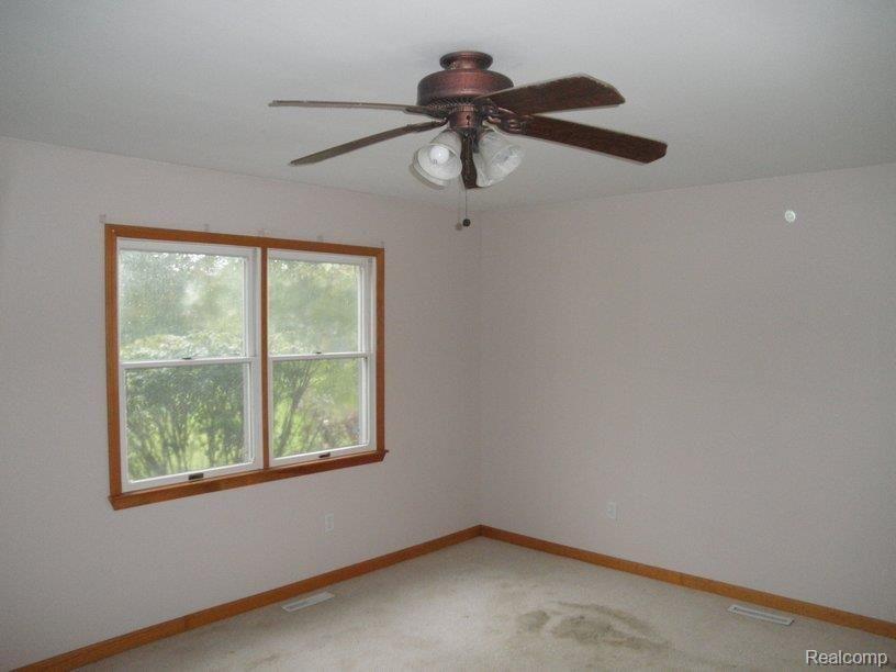 35256 Willow Road New Boston, MI 48164 - Photo 9 of 14 P9190041