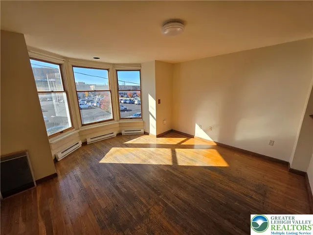 $1,300 | 337 North 16th Street, Unit 2, Allentown, PA 18102