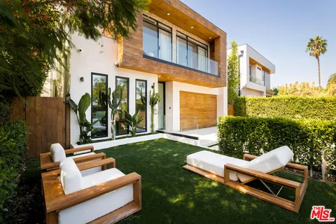 $4,195,000 | 839 North Genesee Avenue, Los Angeles, CA 90046
