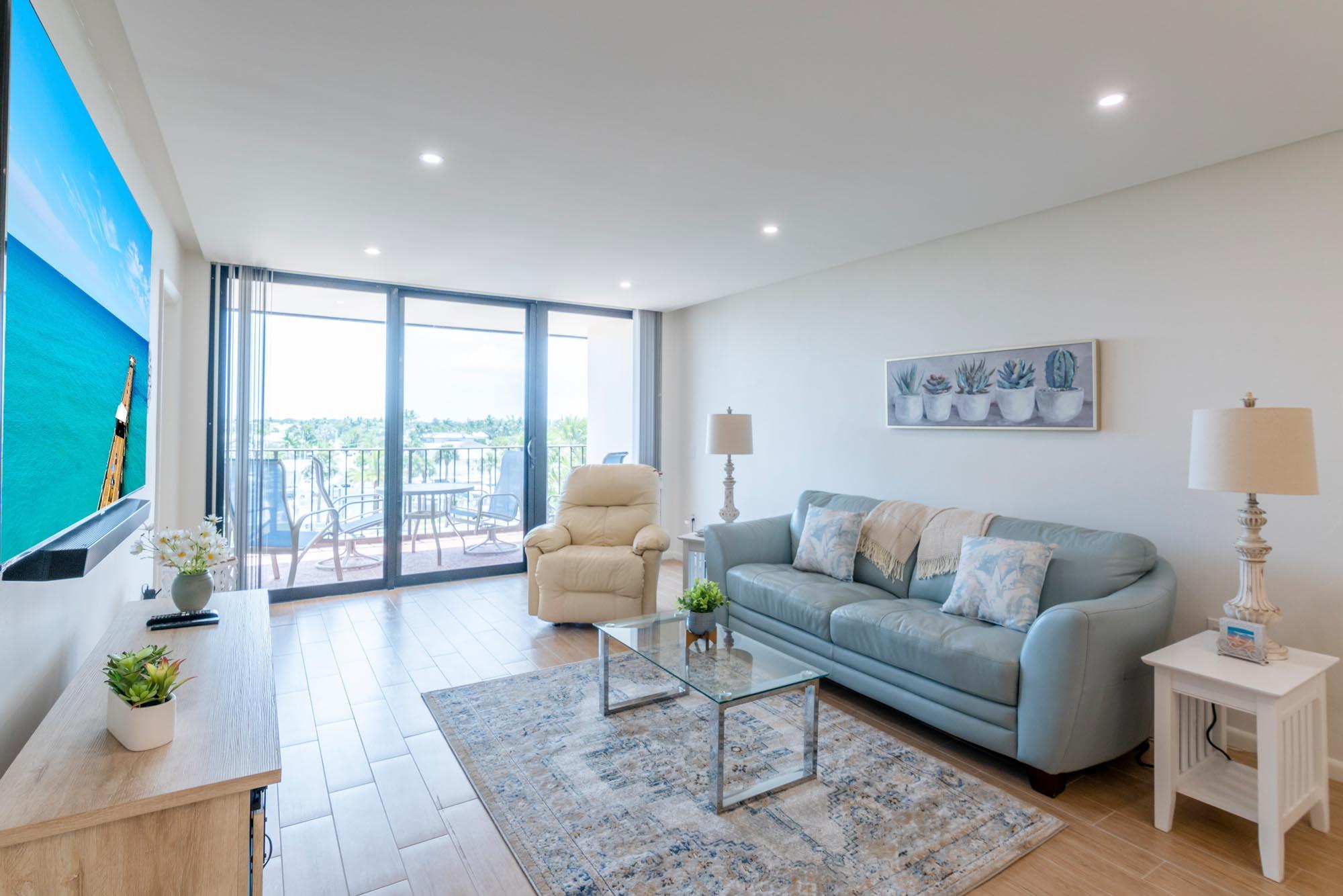 225 South Beach Road, Unit 403 Tequesta, FL 33469 - Photo 4 of 32 Living Room