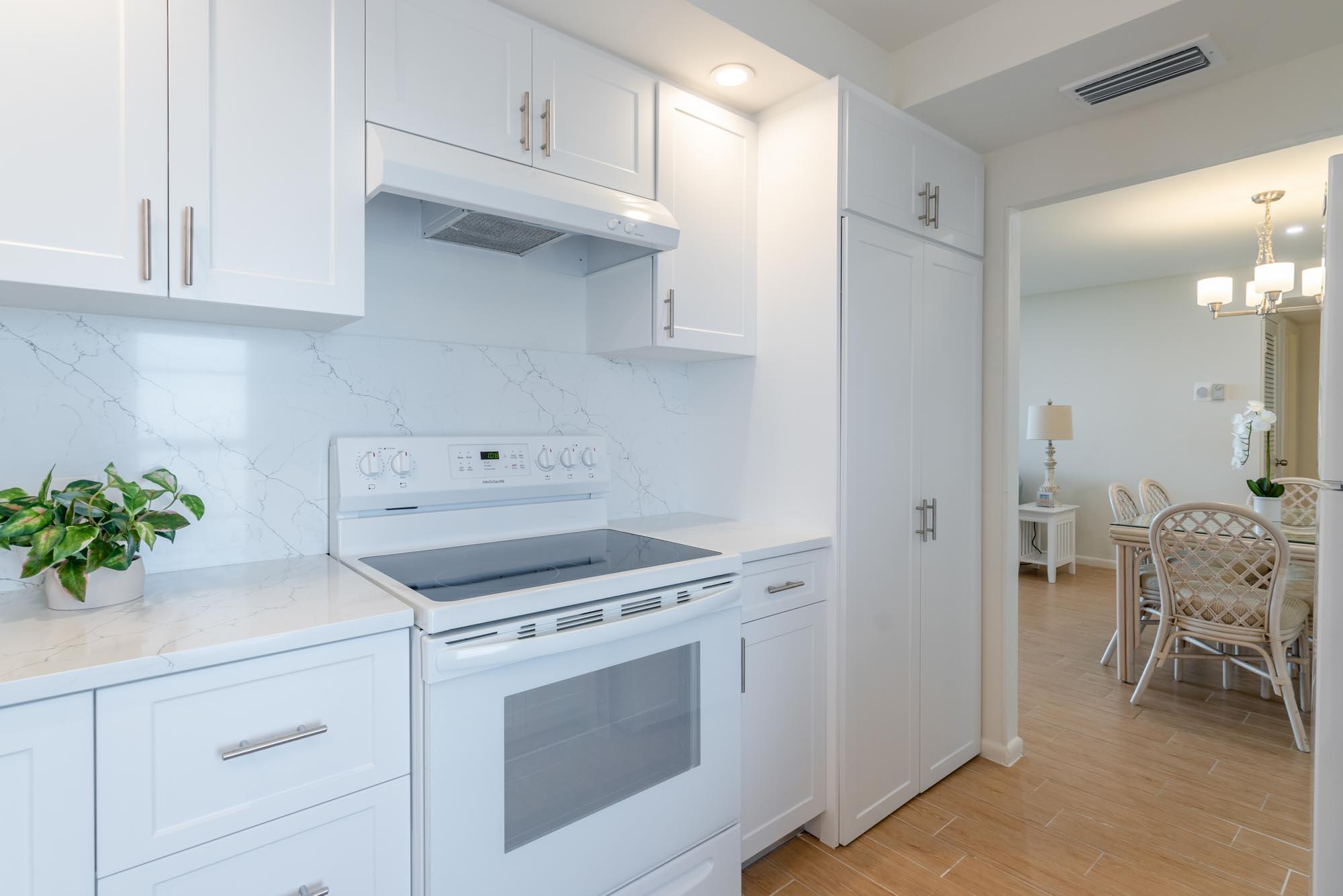 225 South Beach Road, Unit 403 Tequesta, FL 33469 - Photo 8 of 32 Kitchen