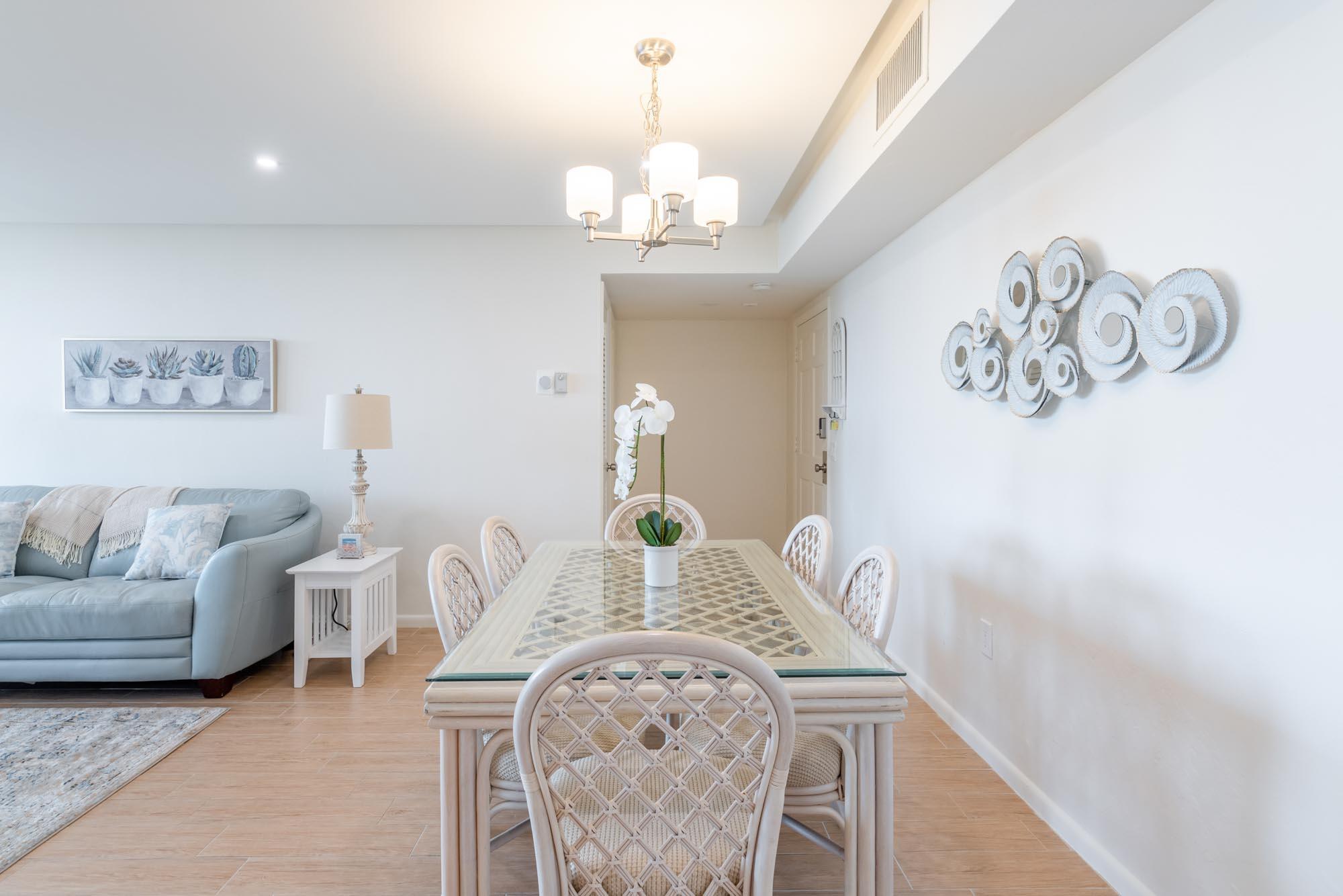 225 South Beach Road, Unit 403 Tequesta, FL 33469 - Photo 9 of 32 Dining Area