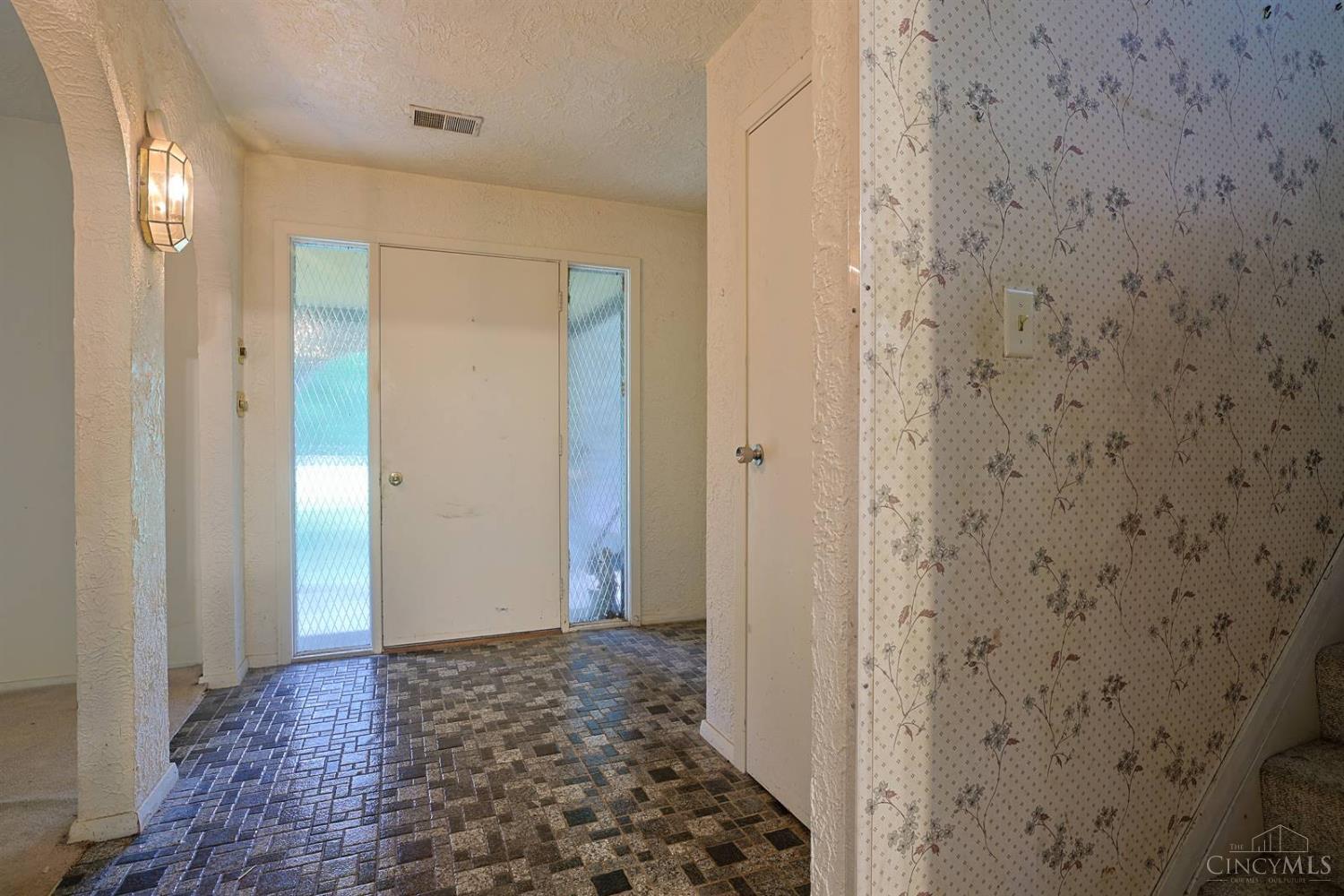 9874 Baughman Road Harrison, OH 45030 - Photo 4 of 38
