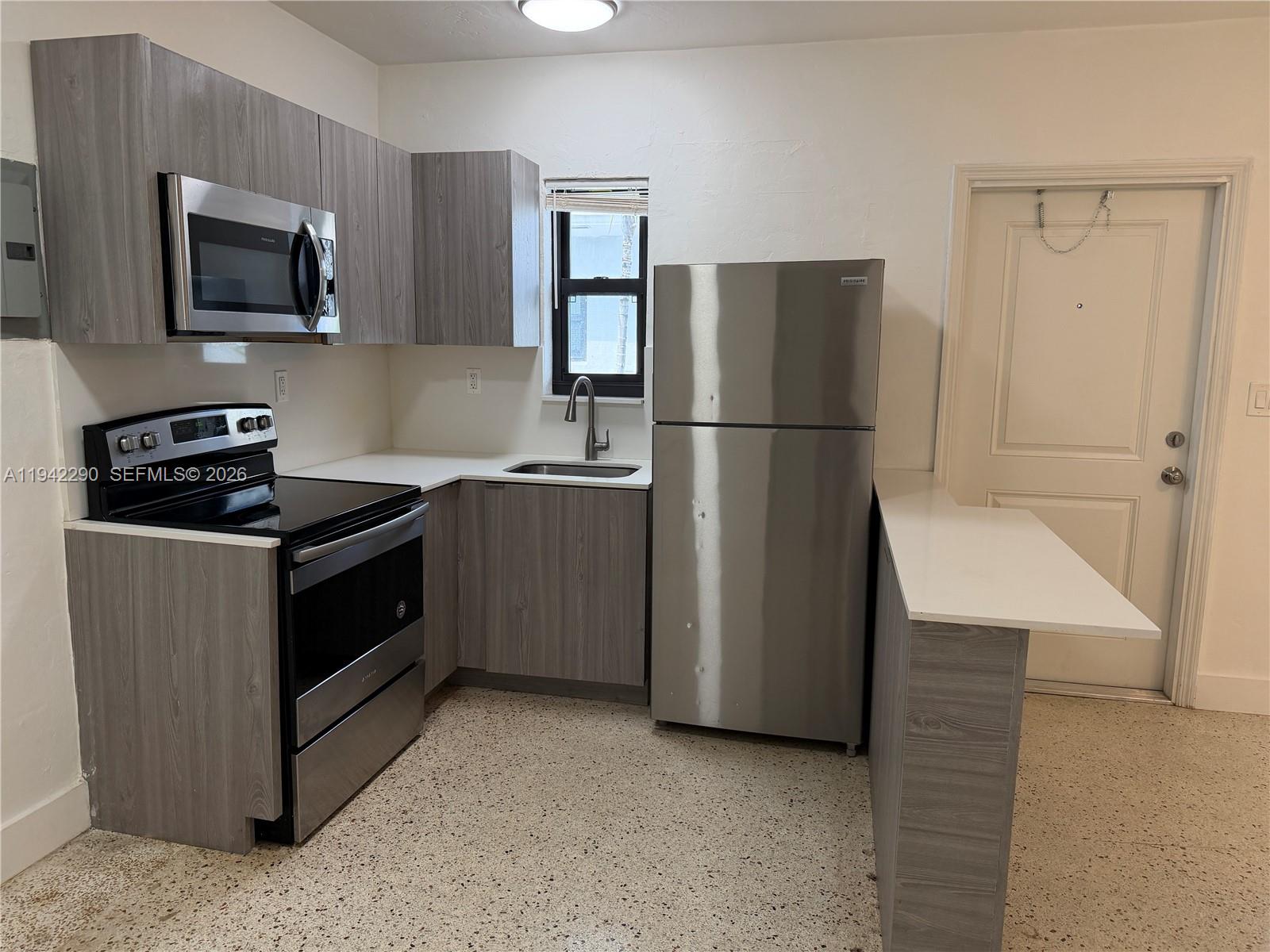 600 Southwest 10th Street, Unit 6 Miami, FL 33130 - Photo 2 of 14