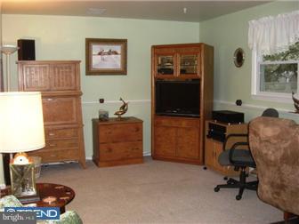 5 South Tilbury Road Salem, NJ 08079 - Photo 10 of 12 Family Room