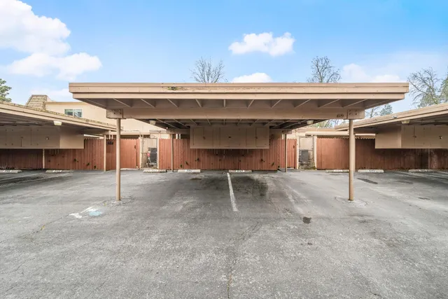 a picture of city view