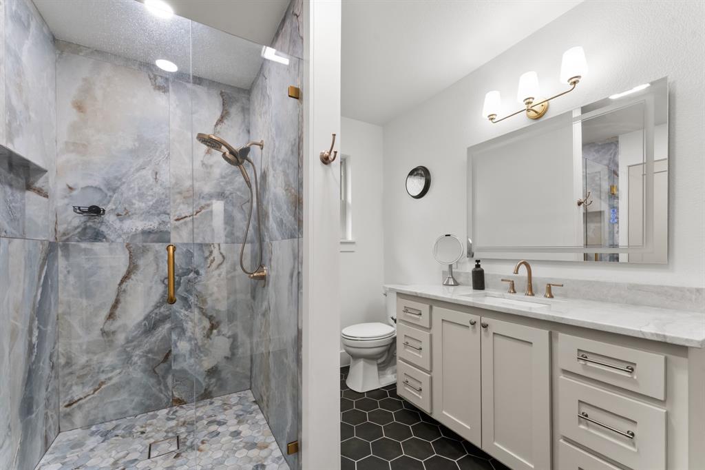 380 Farr Altom Road Seagoville, TX 75159 - Photo 19 of 30 Bathroom