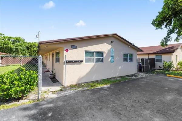 $799,999 | 233 Northwest 12th Court, Pompano Beach, FL 33060