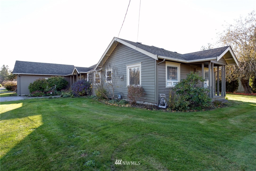 1171 West Smith Road Bellingham, WA 98226 - Photo 2 of 25 Gallery Image 2
