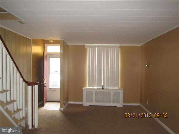 838 West Ritner Street Philadelphia, PA 19148 - Photo 2 of 7 Living Room