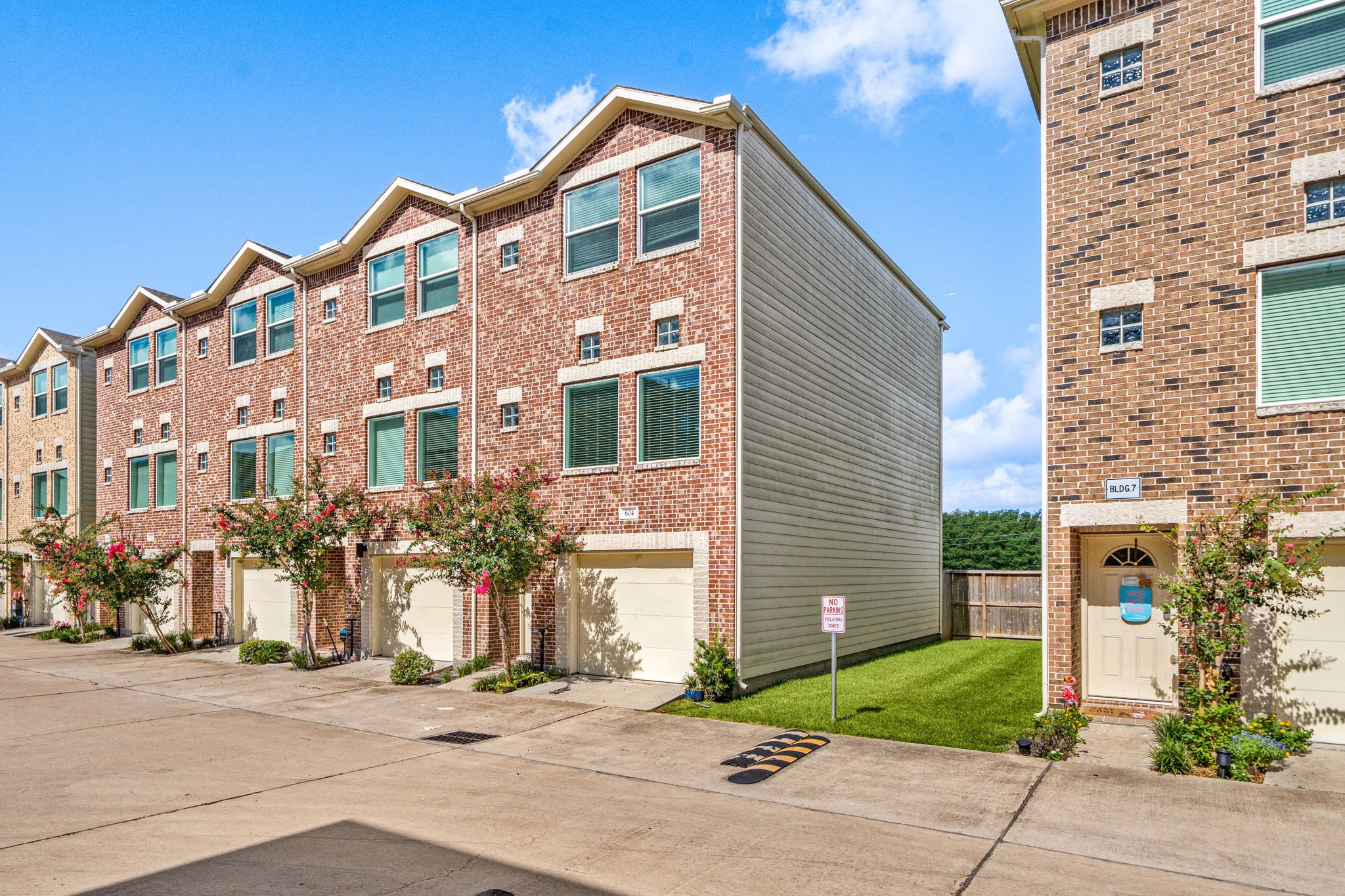 8705 Bryam Street, Unit 604 Houston, TX 77061 - Photo 2 of 25