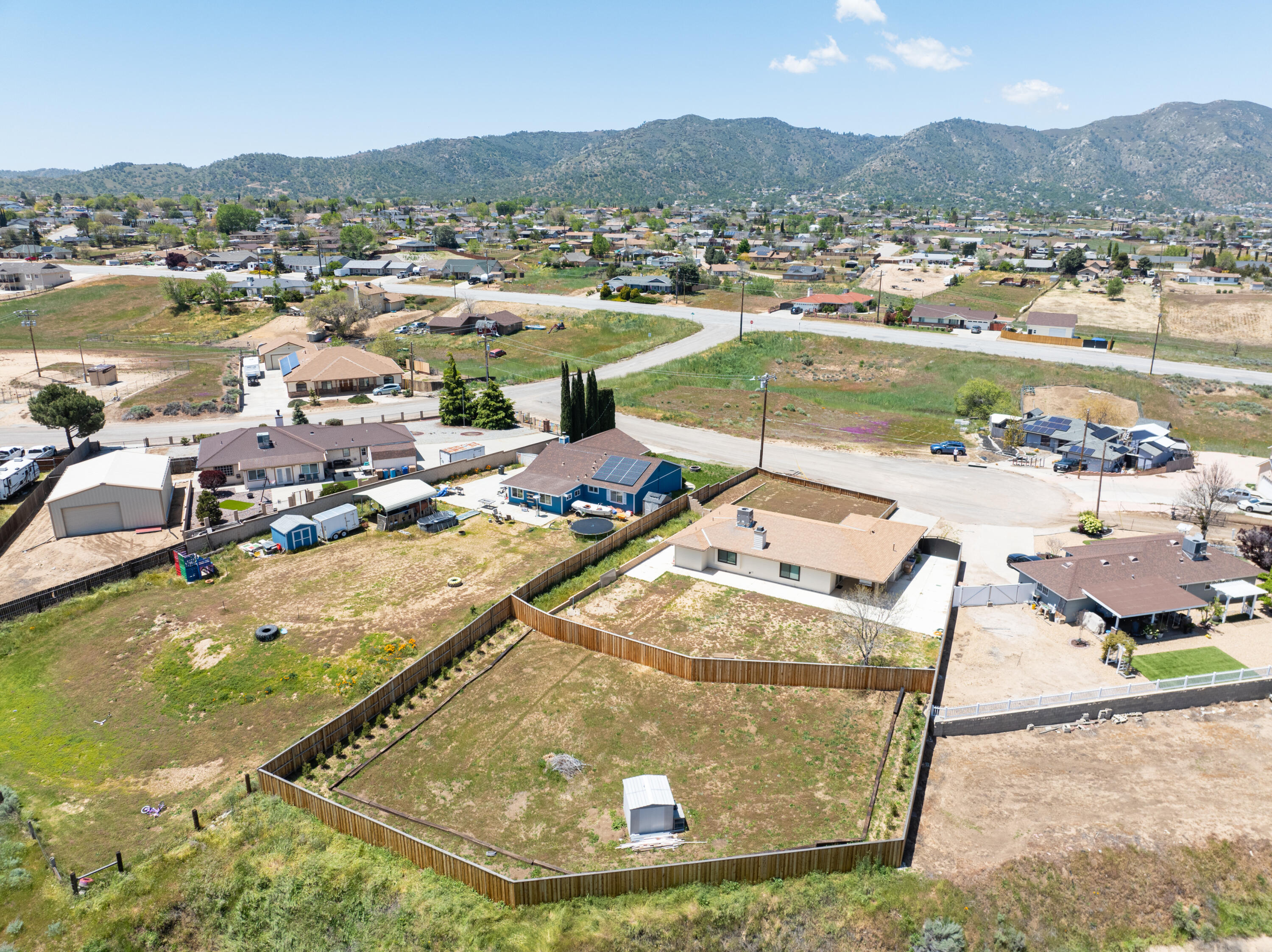 21620 Ginger Court Tehachapi, CA 93561 - Photo 6 of 28 06-DJI_0042-HDR
