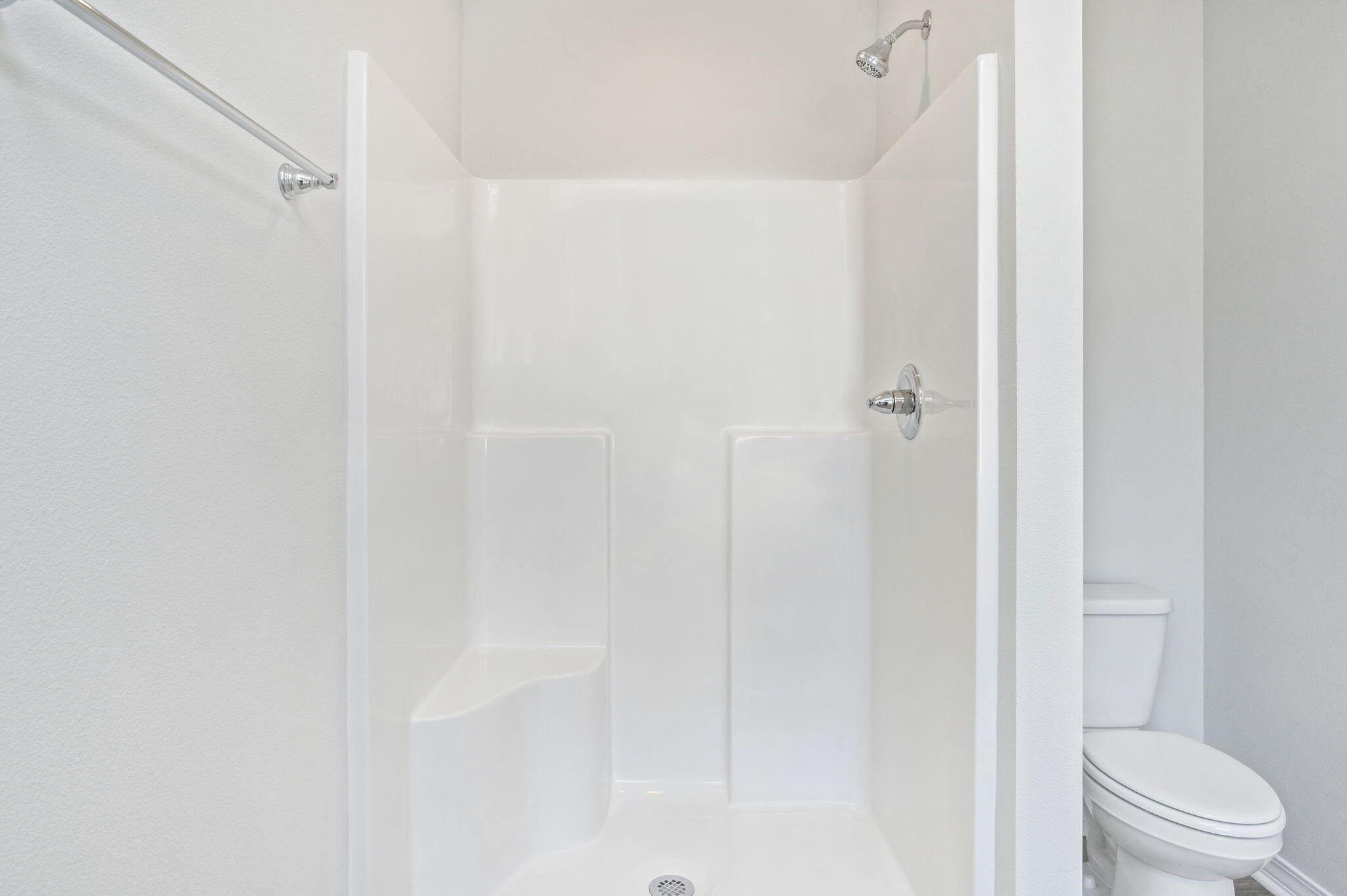 1206 Sunshine Drive Crestview, FL 32539 - Photo 15 of 28 a bathroom with a shower curtain