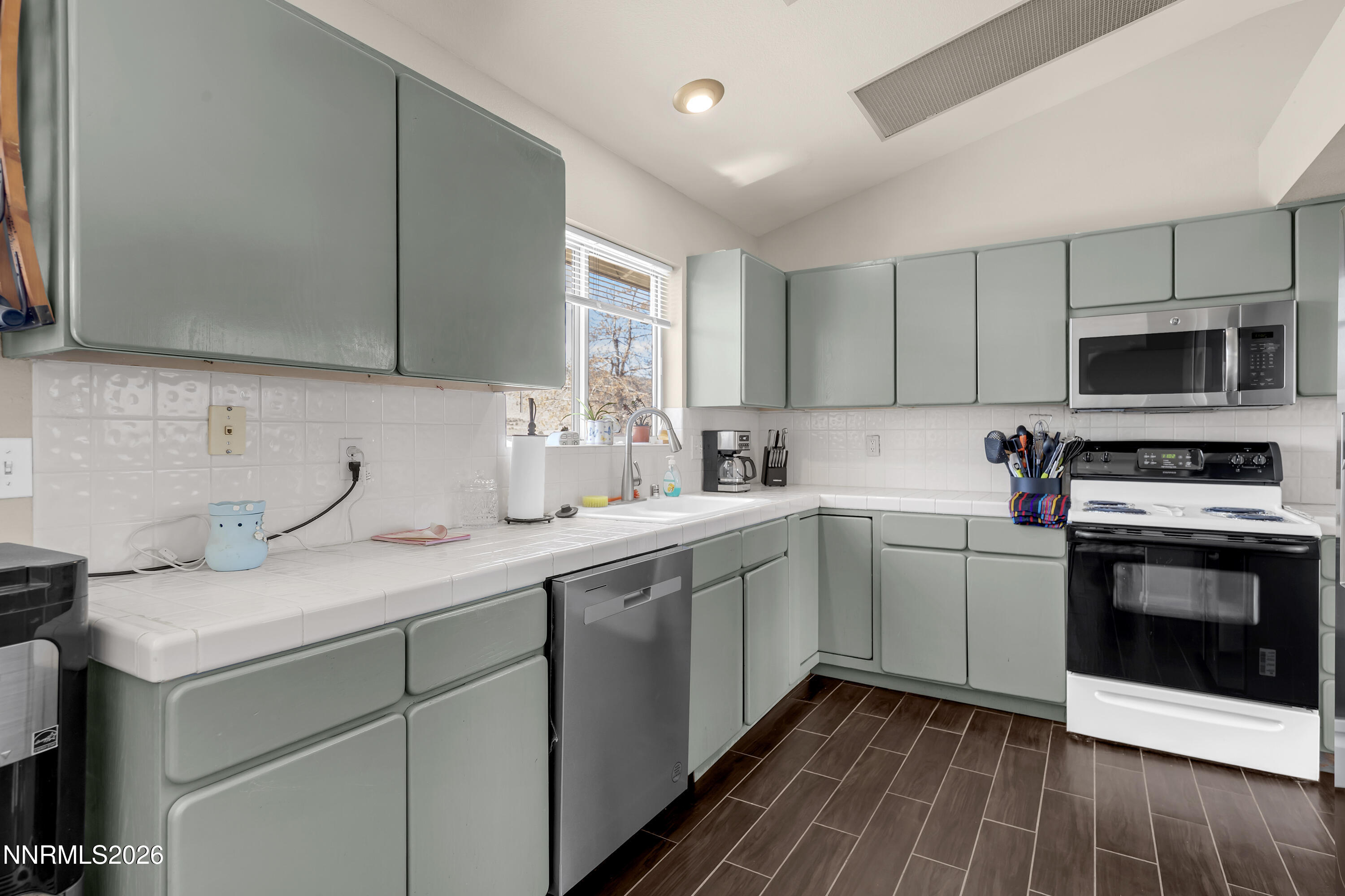 5855 Quaking Aspen Road Reno, NV 89510 - Photo 14 of 60 QuakingAspen5855-014
