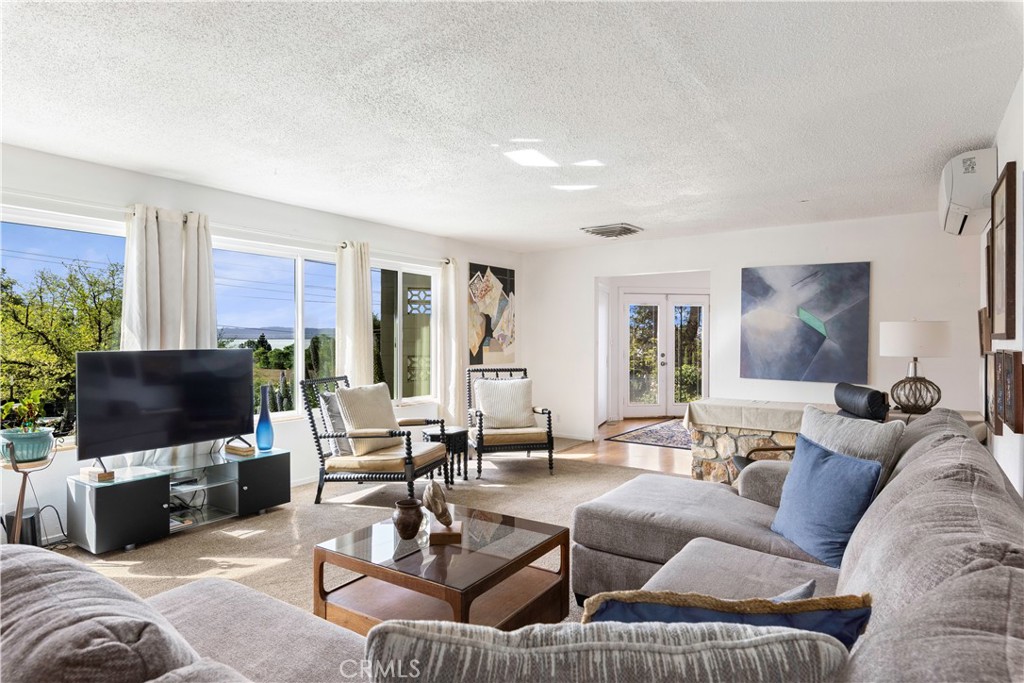 2800 Merced Street Nice, CA 95464 - Photo 8 of 49 living room