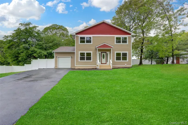 $589,900 | 31 Teller Avenue, Coram, NY 11727