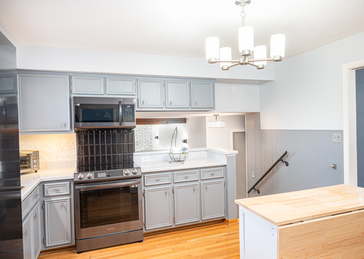 1331 Heather Road Homewood, IL 60430 - Photo 7 of 32 Gallery Image 7