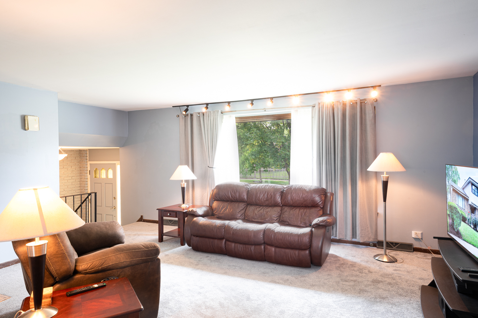 1331 Heather Road Homewood, IL 60430 - Photo 10 of 32 Gallery Image 10