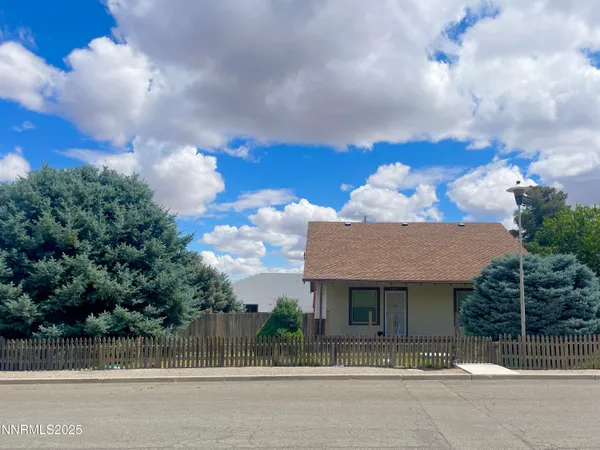$255,000 | 77 Lay Street, Winnemucca, NV 89445