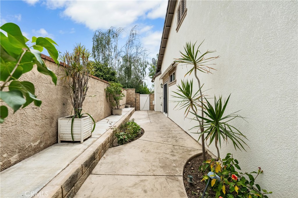 2095 Tulip Avenue Simi Valley, CA 93063 - Photo 16 of 39 a view of a backyard