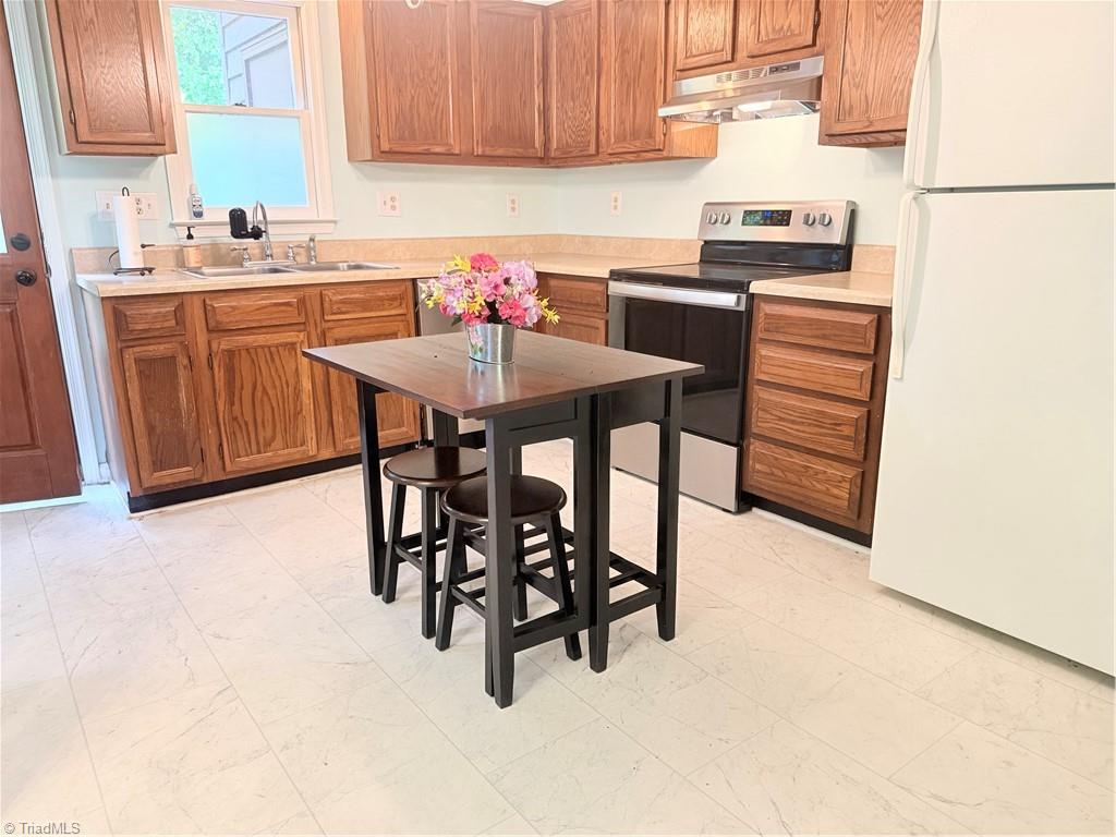 381 James Court High Point, NC 27265 - Photo 9 of 33