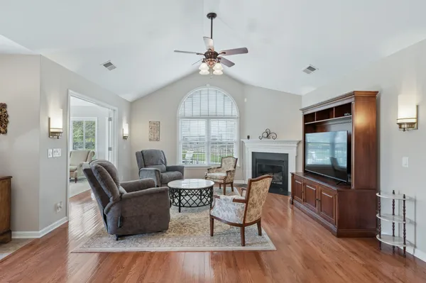 $408,000 | 825 South Browns Lane, Unit 1404, Gallatin, TN 37066